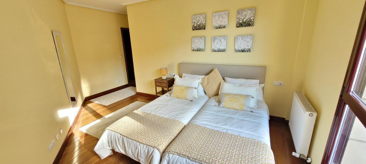 Cozy Yellow Home In ゲチョ エクステリア 写真