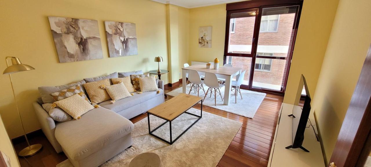 Cozy Yellow Home In ゲチョ エクステリア 写真